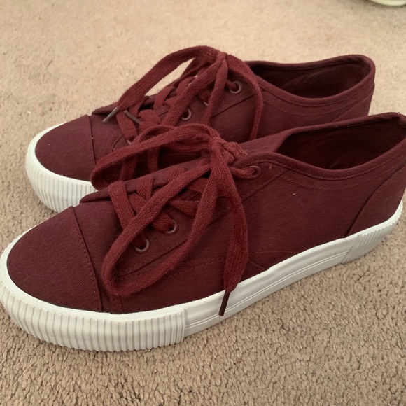 Divided Shoes - Platform Sneakers 💋♥️